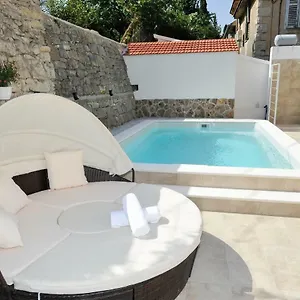 Private Oasis-villa Sandina Appartement Split